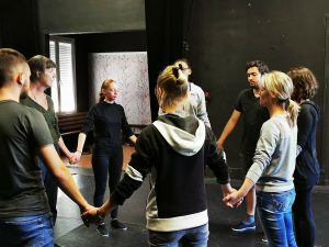 Atelier théâtre par les jeunes de la Mission Locale